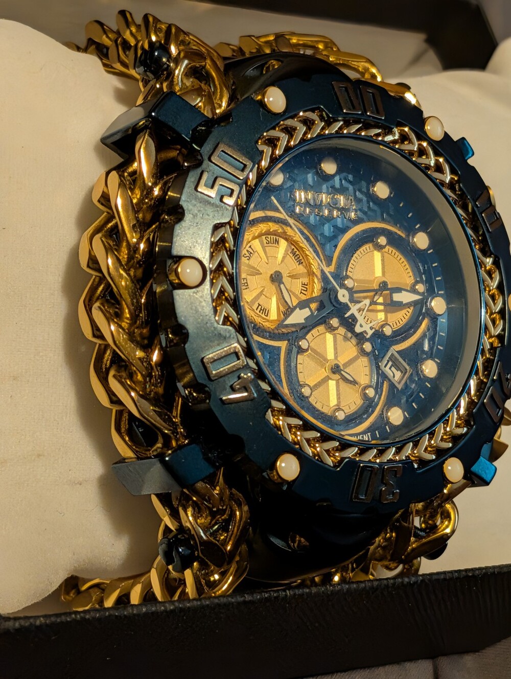 Invicta Reserve Gladiator Model (34439) - Picture 5 of 8